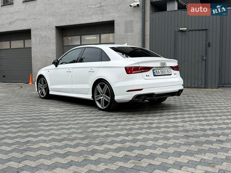 Седан Audi A3 2018 в Киеве