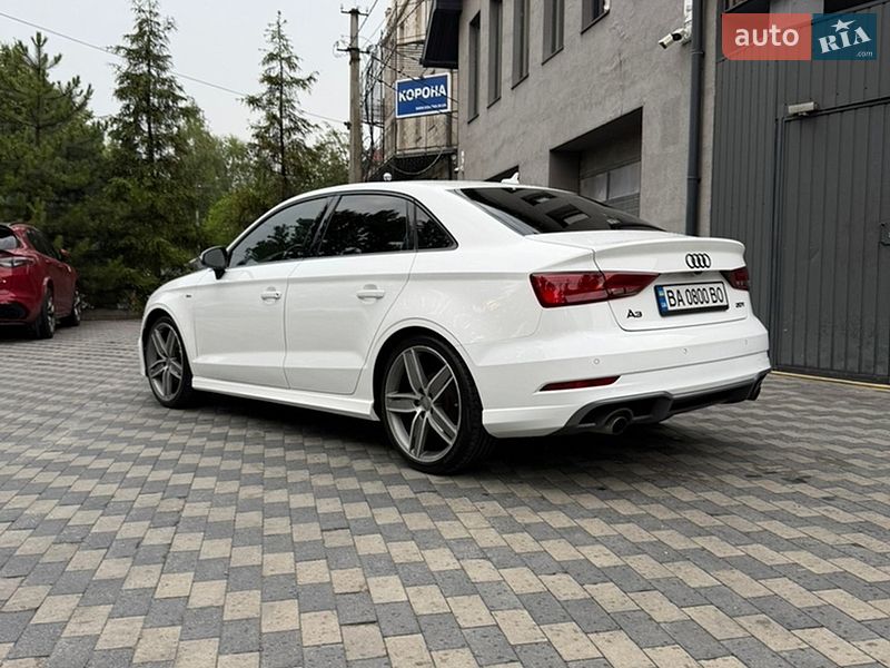 Седан Audi A3 2018 в Киеве