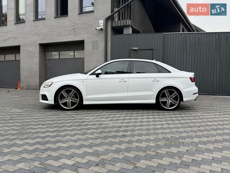 Седан Audi A3 2018 в Киеве