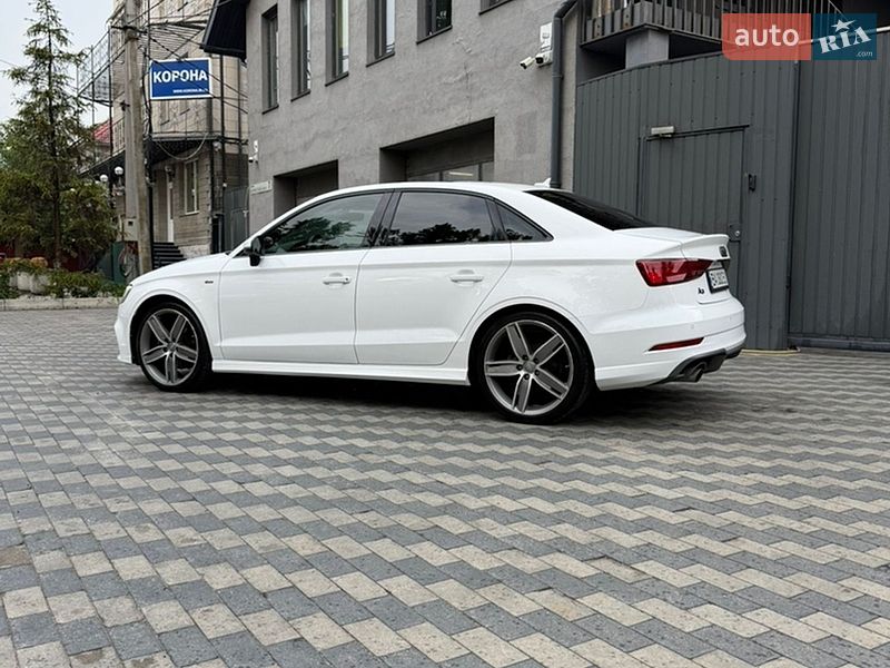 Седан Audi A3 2018 в Киеве