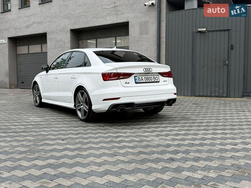 Седан Audi A3 2018 в Киеве