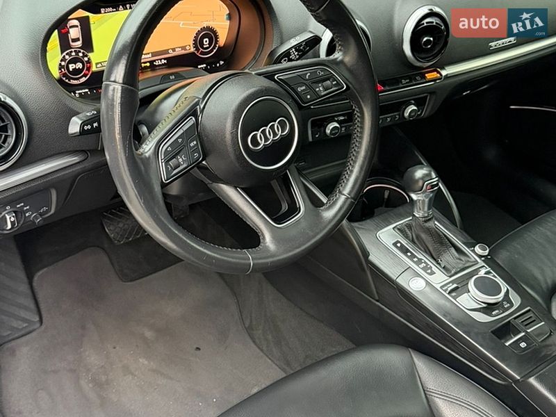 Седан Audi A3 2018 в Киеве