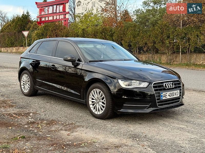 Хетчбек Audi A3 2015 в Дніпрі фото 2 Хетчбек Audi A3 2015 в Дніпрі