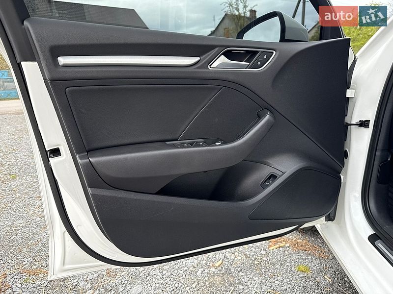 Седан Audi A3 2019 в Ровно