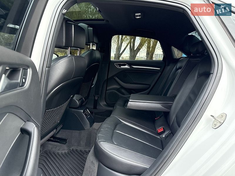 Седан Audi A3 2019 в Ровно