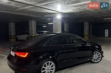 Седан Audi A3 2015 в Львові