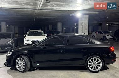 Седан Audi A3 2015 в Львові