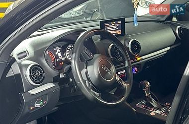 Седан Audi A3 2015 в Львові