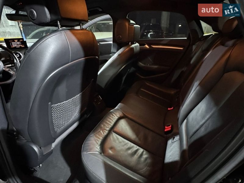 Седан Audi A3 2015 в Львові