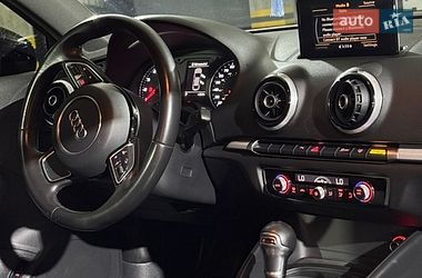 Седан Audi A3 2015 в Львові