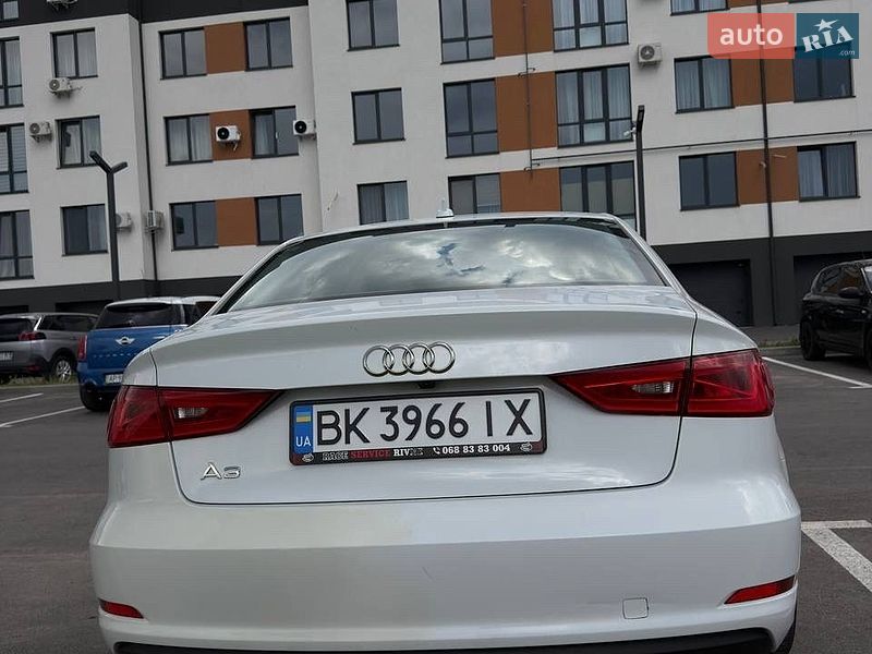 Седан Audi A3 2014 в Ровно