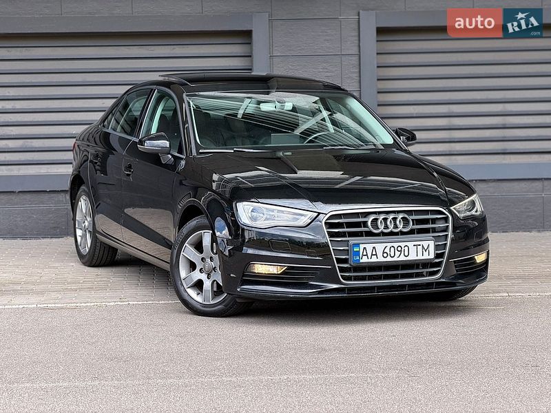 Седан Audi A3 2016 в Киеве