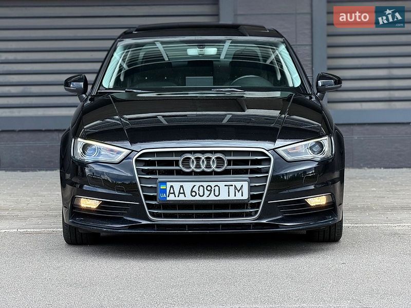 Седан Audi A3 2016 в Киеве