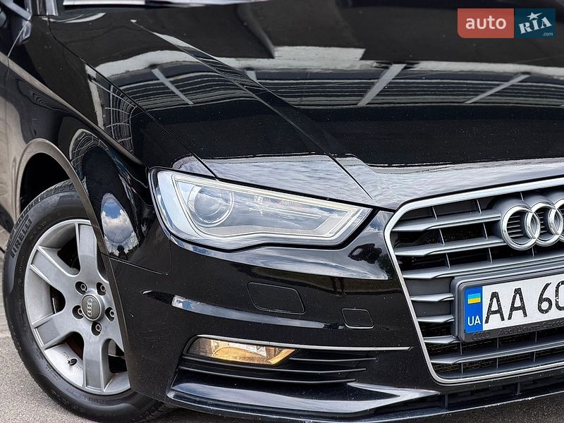 Седан Audi A3 2016 в Киеве