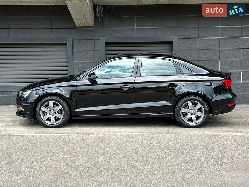 Седан Audi A3 2016 в Киеве