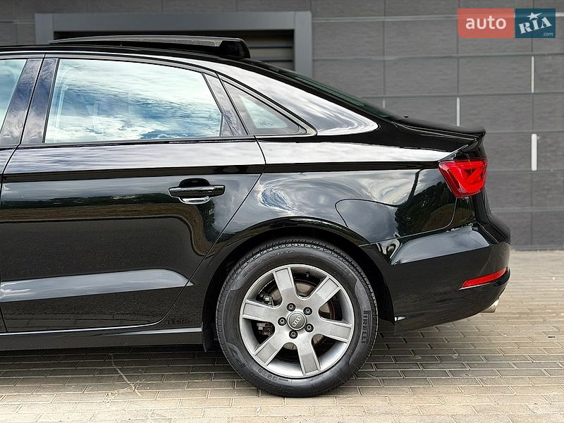 Седан Audi A3 2016 в Киеве