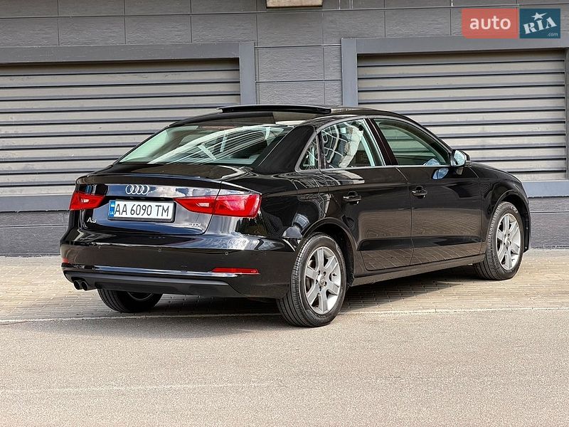 Седан Audi A3 2016 в Киеве
