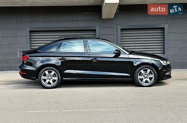 Седан Audi A3 2016 в Киеве