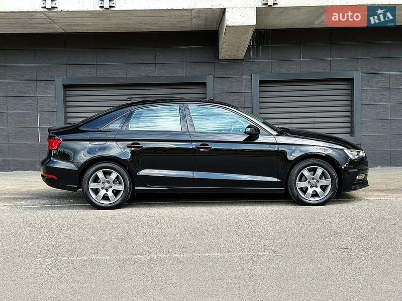Седан Audi A3 2016 в Киеве