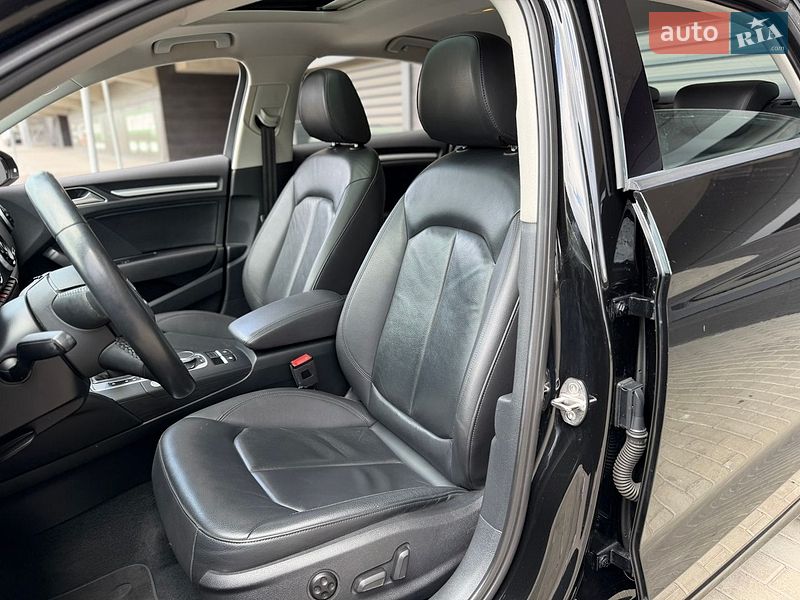Седан Audi A3 2016 в Киеве
