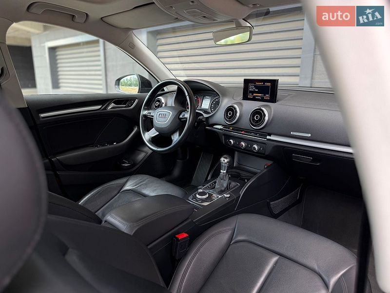 Седан Audi A3 2016 в Киеве