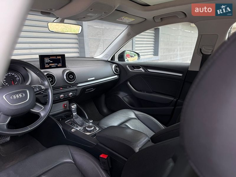 Седан Audi A3 2016 в Киеве