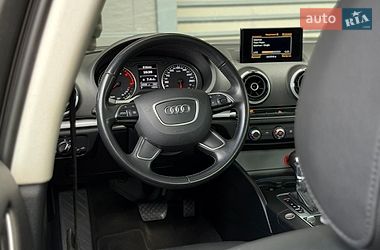 Седан Audi A3 2016 в Киеве