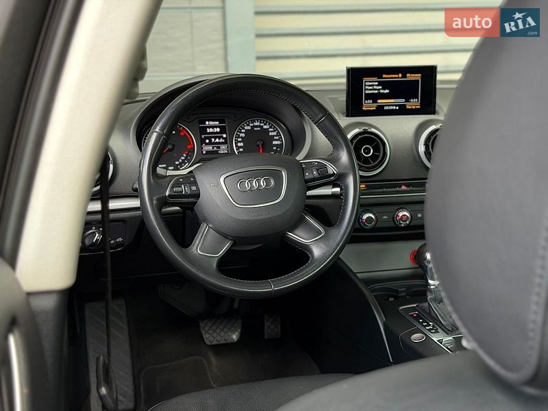 Седан Audi A3 2016 в Киеве