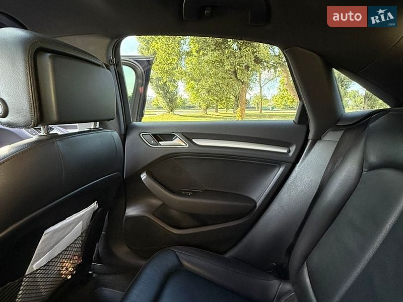 Седан Audi A3 2016 в Харкові