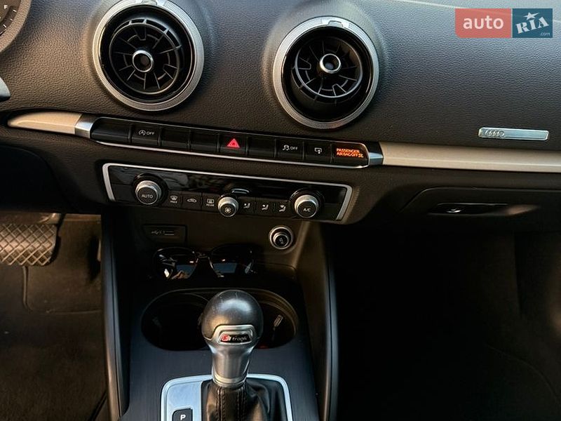 Седан Audi A3 2016 в Харкові