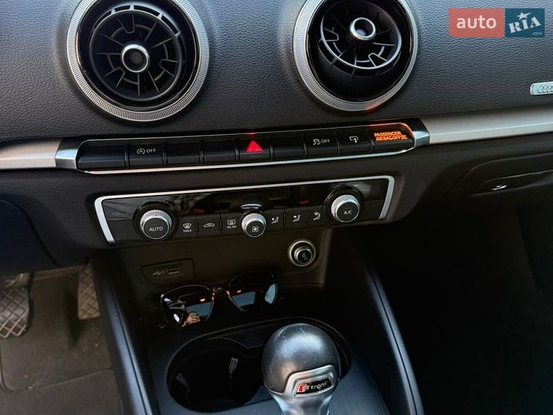 Седан Audi A3 2016 в Харкові