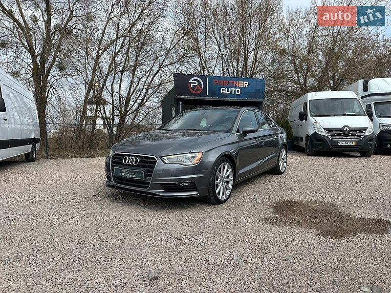 Седан Audi A3 2015 в Рівному