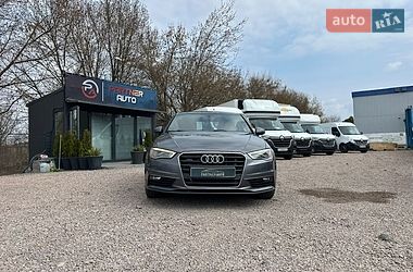 Седан Audi A3 2015 в Рівному