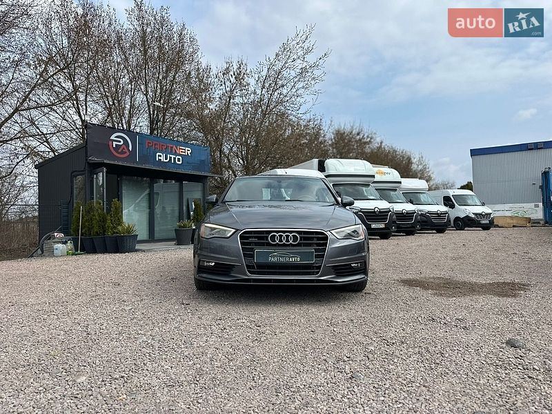 Седан Audi A3 2015 в Рівному