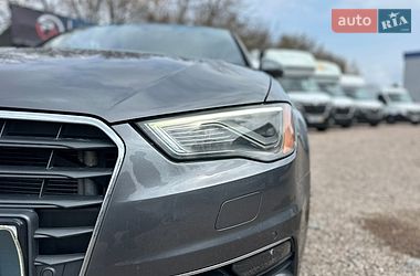Седан Audi A3 2015 в Рівному