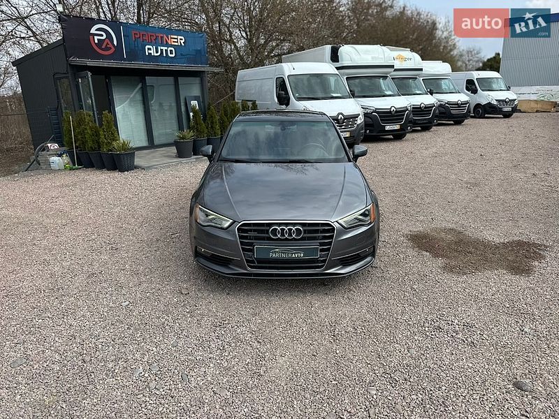 Седан Audi A3 2015 в Рівному