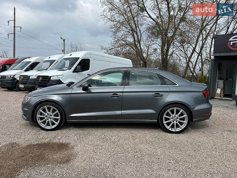 Седан Audi A3 2015 в Рівному