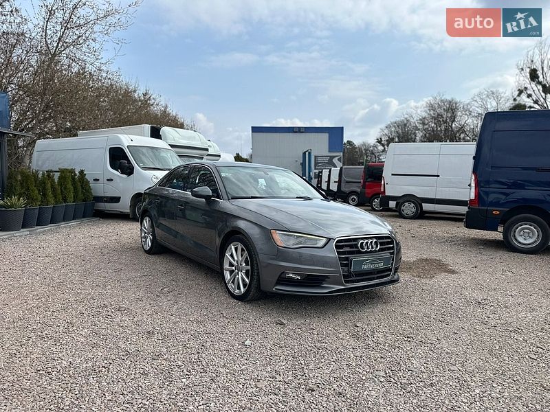 Седан Audi A3 2015 в Рівному