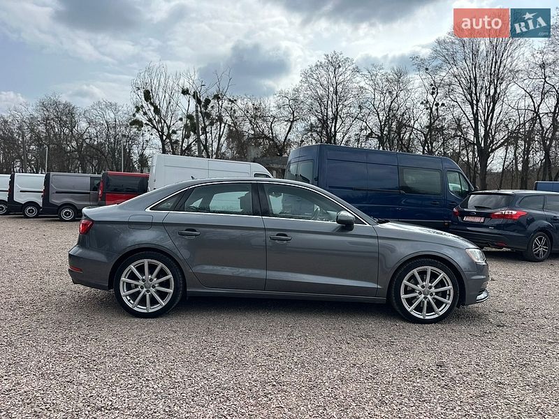 Седан Audi A3 2015 в Рівному