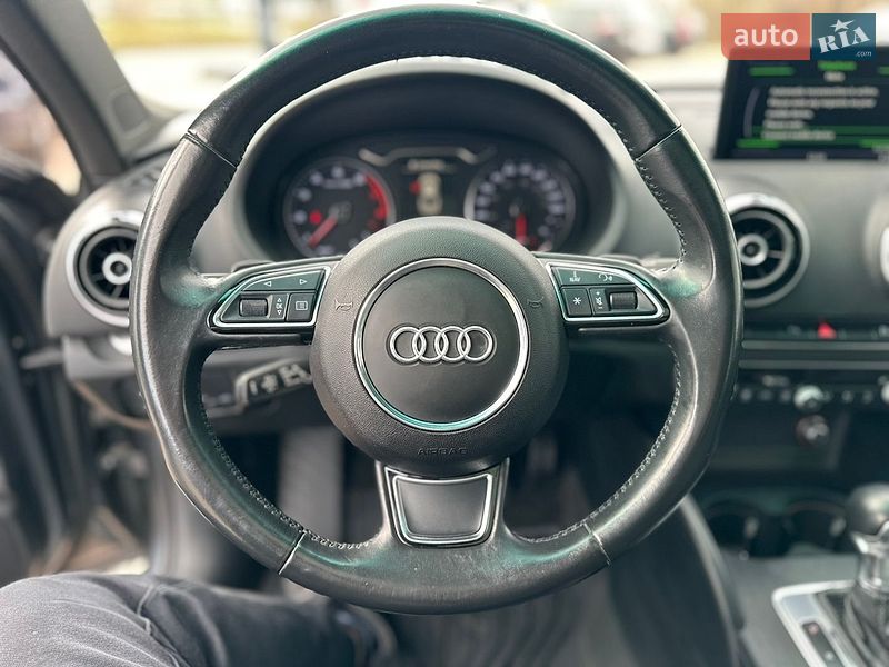 Седан Audi A3 2015 в Рівному