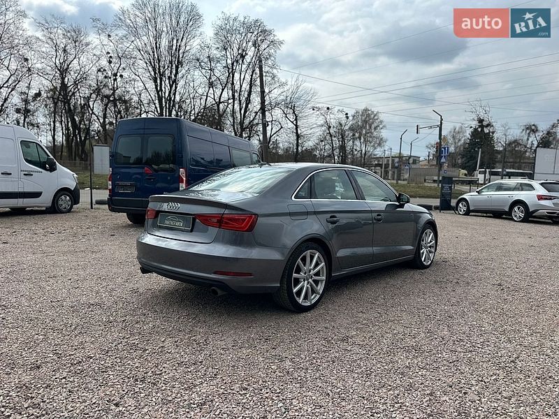 Седан Audi A3 2015 в Рівному