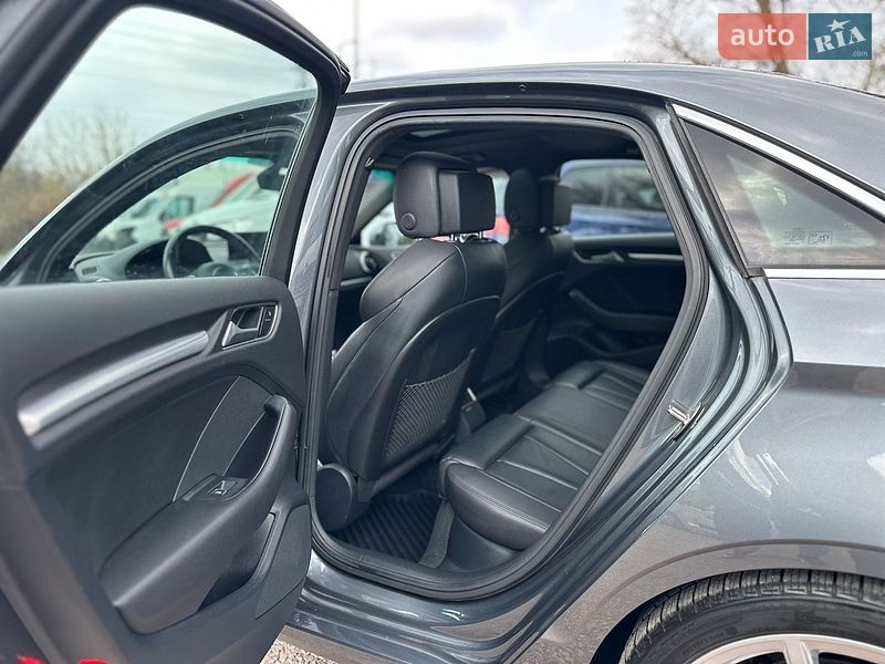 Седан Audi A3 2015 в Рівному