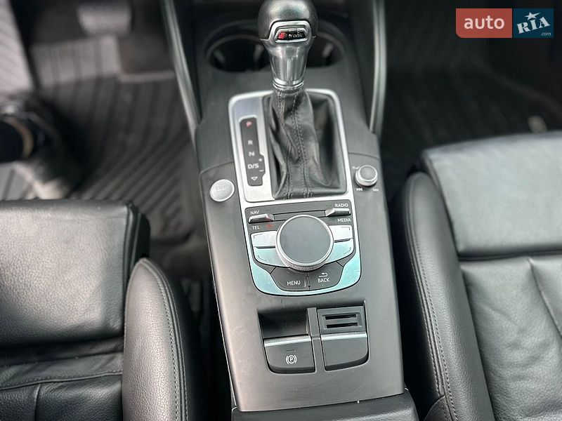 Седан Audi A3 2015 в Рівному