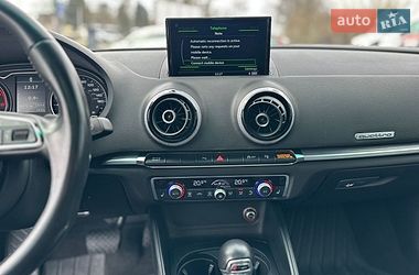 Седан Audi A3 2015 в Рівному