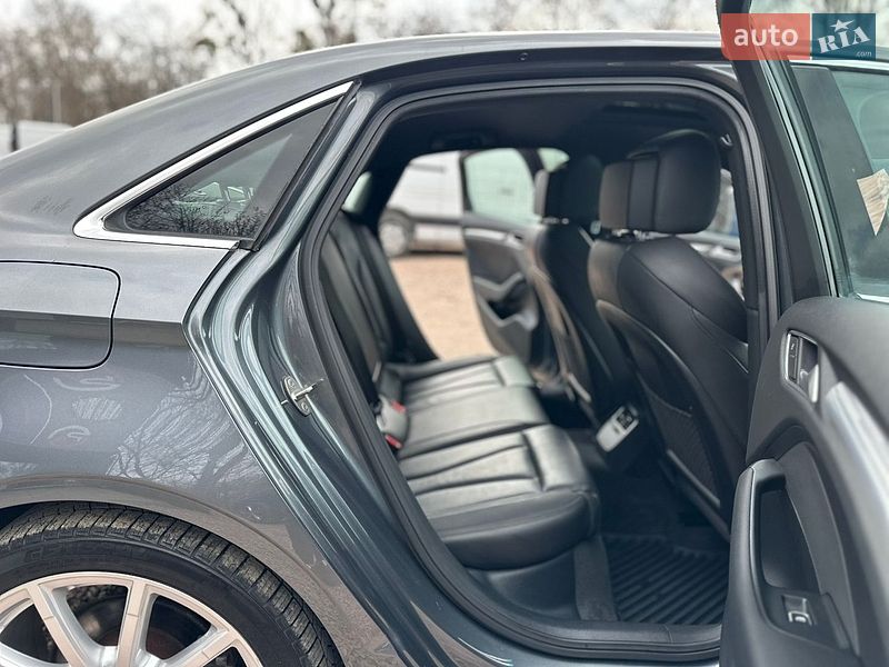 Седан Audi A3 2015 в Рівному