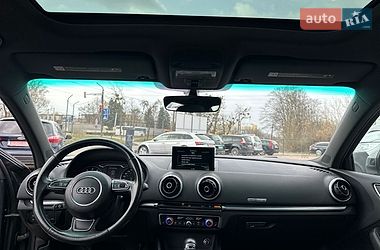 Седан Audi A3 2015 в Рівному