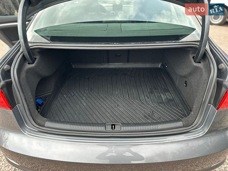 Седан Audi A3 2015 в Рівному