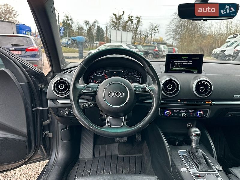 Седан Audi A3 2015 в Рівному