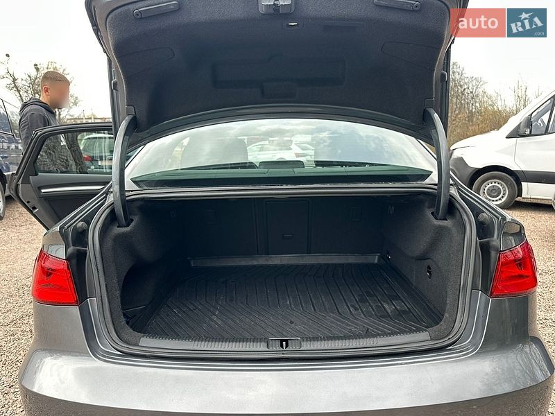 Седан Audi A3 2015 в Рівному