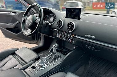 Седан Audi A3 2015 в Рівному
